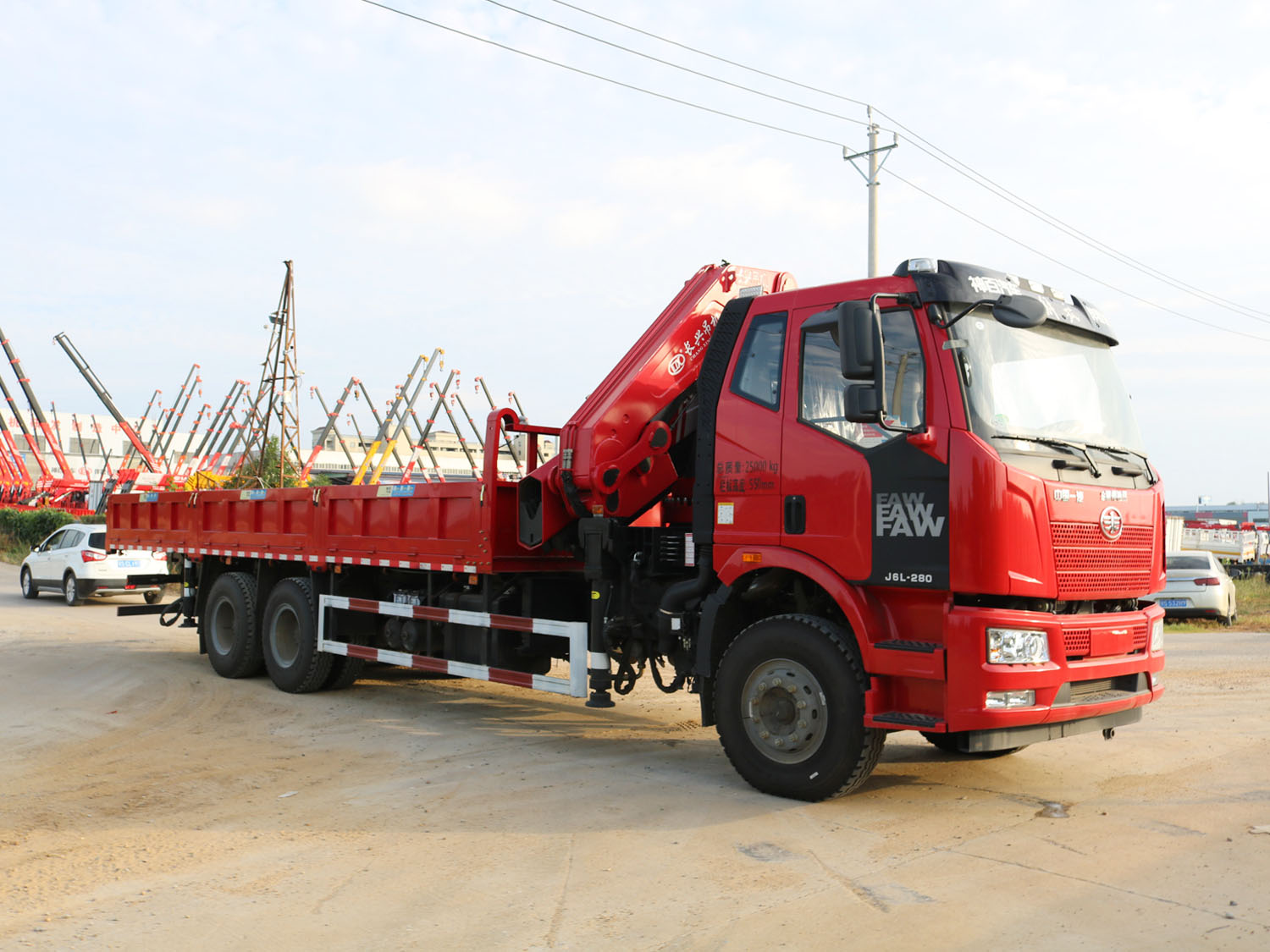 解放J6L后雙橋上裝長興20噸折臂式吊機